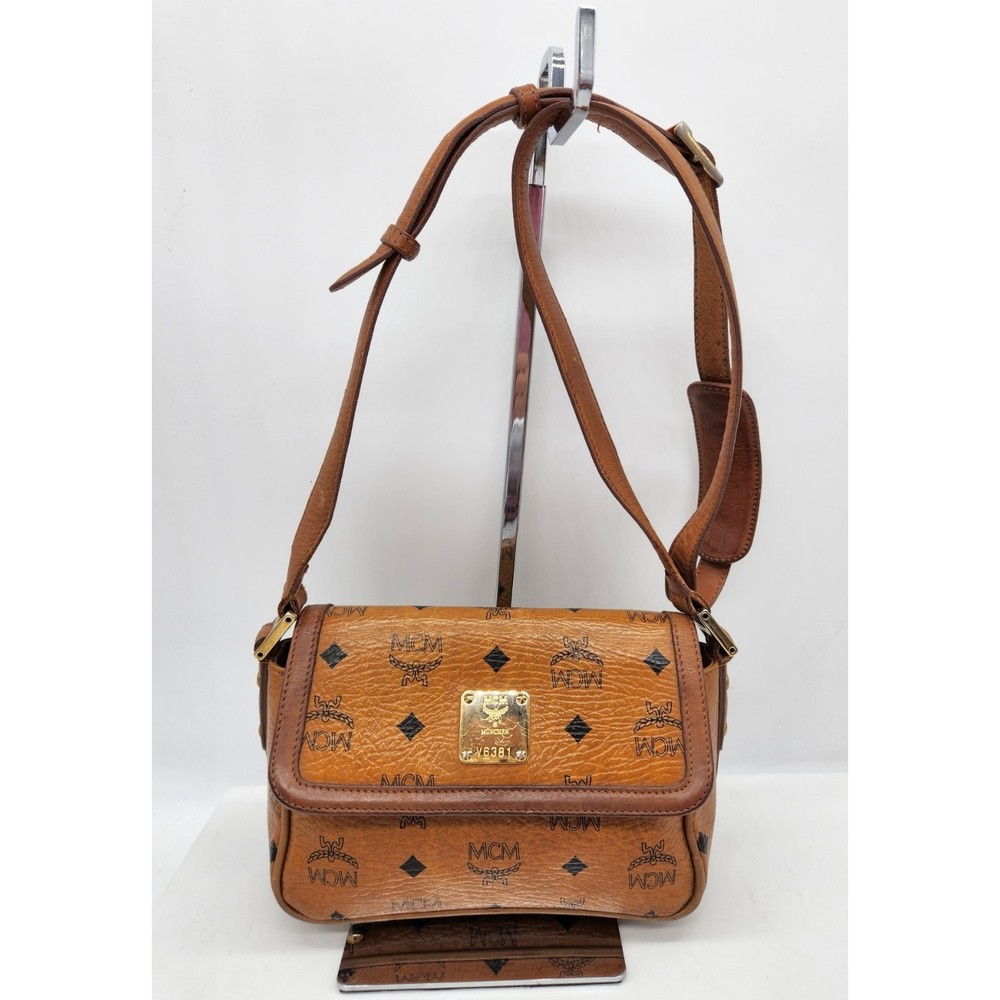 ❤️SOLD❤️MCM CROSSBODY FLAP BAG 402MCMXFE